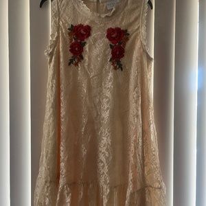 Women’s Cream colored lace sleeveless dress